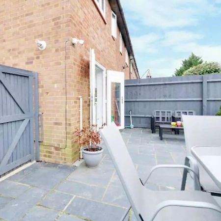 Recently Renovated,Modern House. Train Station Villa North Mymms Exterior foto