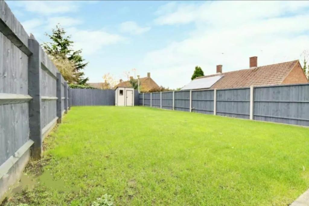 Recently Renovated,Modern House. Train Station Villa North Mymms Exterior foto